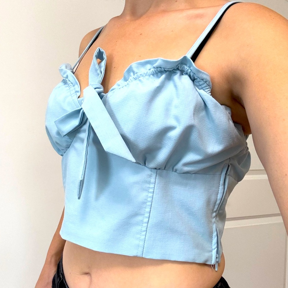 Cute ruffled Lottie Moss crop top sweetheart